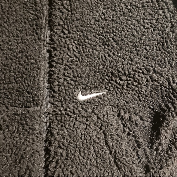 Nike Monogram Cropped Fleece Jacket - Picture 5 of 9